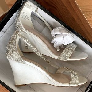Wedding shoes only worn once size 5.5